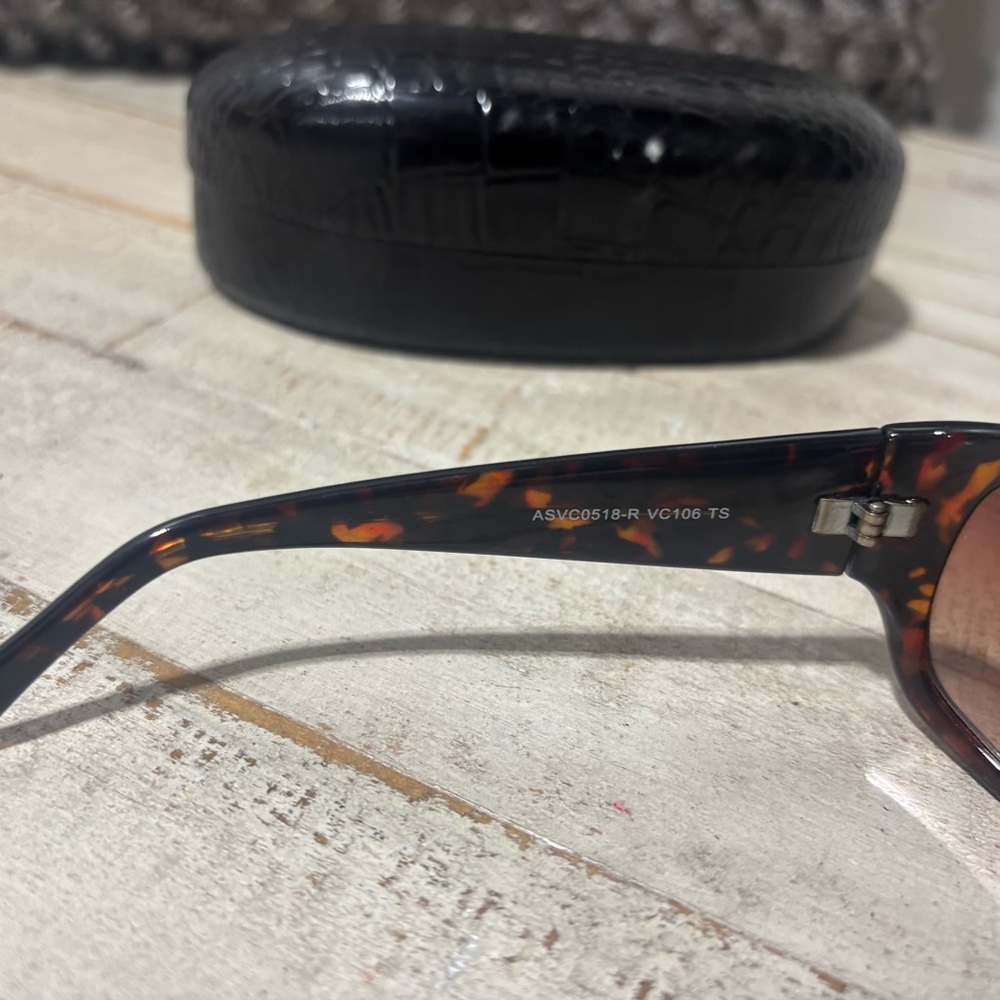 ❤️Vince Camuto Designer ASVC0518-R Sunglasses - Picture 6 of 8